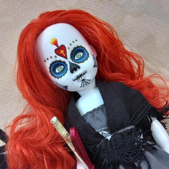 Savannah- Day of the Dead Living Dead Doll! Rare collectible w box & death cert - Picture 4 of 7